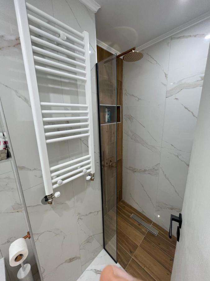 Modern 1-Bedroom Apartment In The City Center Θεσσαλονίκη Εξωτερικό φωτογραφία